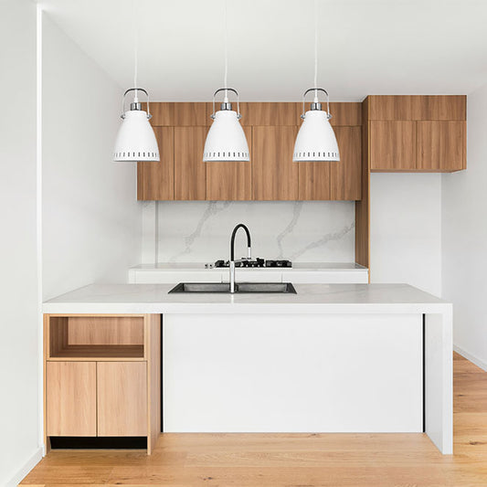 Lámpara Colgante Brooklyn 17 cm Blanco Vintage Interlusa instalada en ambiente decorativo de salón o dormitorio | Interlusa