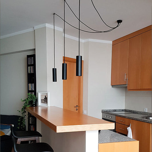 Lámpara Colgante Clásica Hermione 6 cm Negro Interlusa instalada en ambiente decorativo de salón o dormitorio | Interlusa