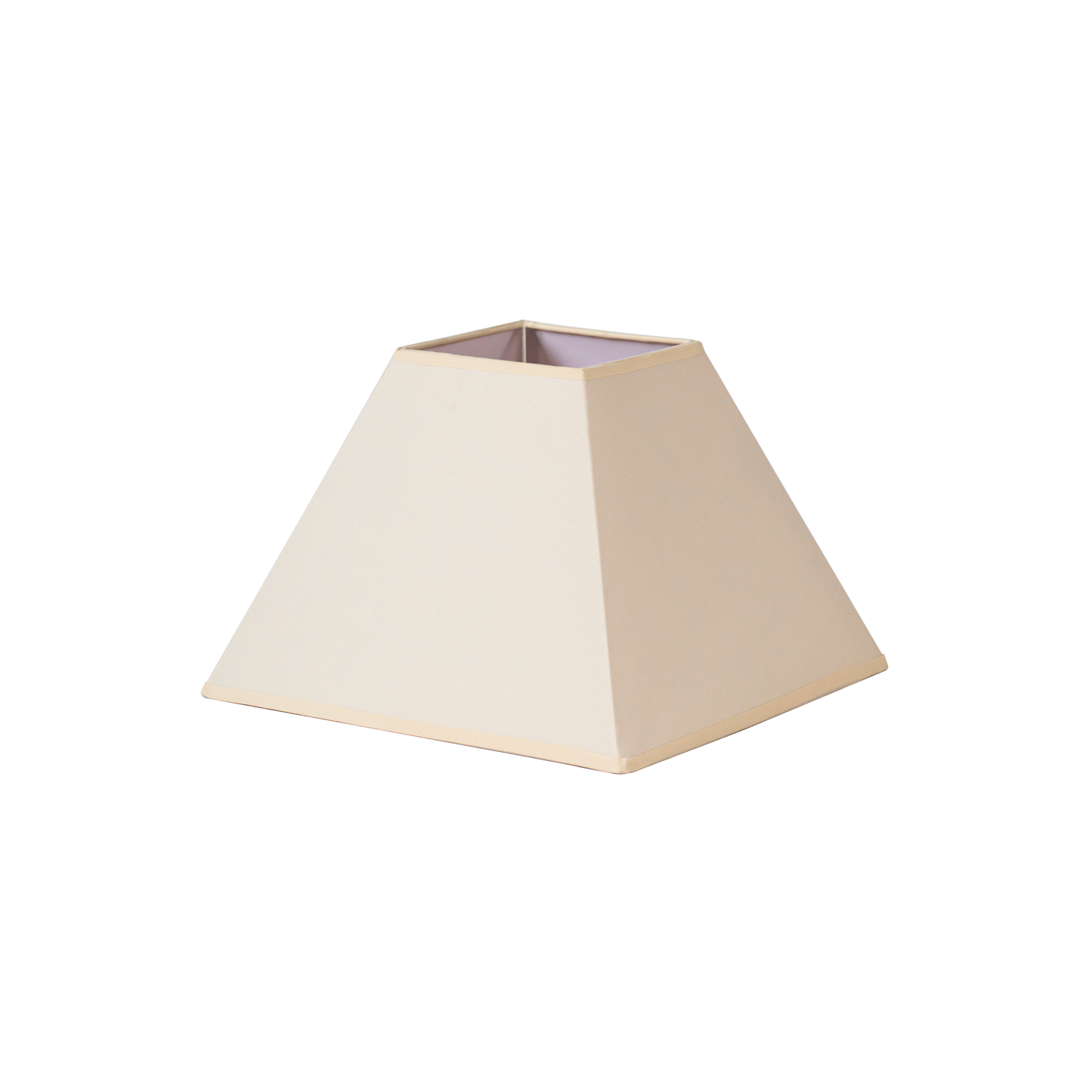 Pantalla Mezzo fabricada en Textil color Beige, con tejido popelín para lámpara
