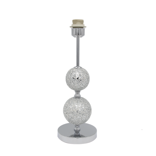 Lámpara Ubeda fabricada en metal color cromo, ideal para luz difusa en el hogar