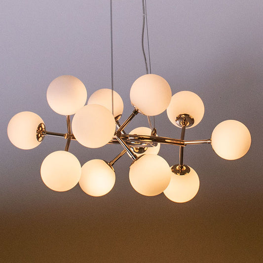 Lámpara de Techo ANABEL 65 cm Dorado/Blanco Interlusa instalada en ambiente decorativo de salón o dormitorio | Interlusa