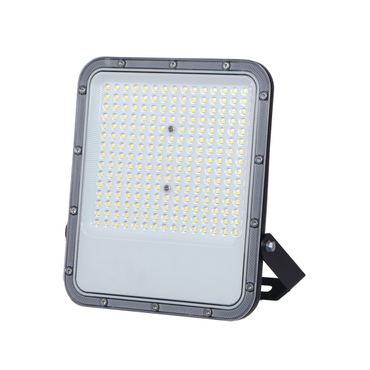 Proyector Impulso fabricado en aluminio color negro, ideal para iluminación exterior de jardines.