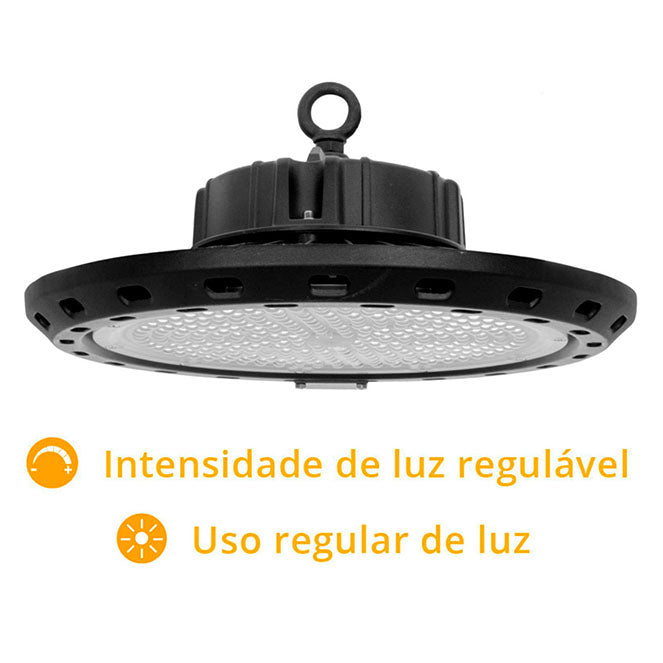 Campana LED Supervisión 34 cm 150W Luz Fría 6400K Negro Interlusa instalada en ambiente decorativo de salón o dormitorio | Interlusa