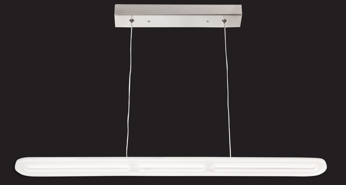 Lámpara Colgante Coliseo fabricada en metal cromado y metacrilato blanco, luz neutra