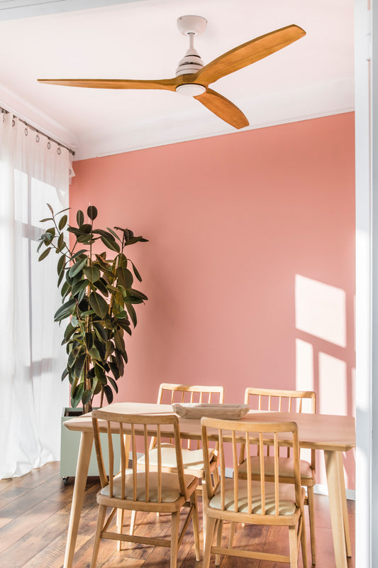 Ventilador de techo inteligente ALO L FARO 33727DCWT, blanco/madera, con luz LED CCT regulable, motor DC silencioso y control Tuya Smart. Ideal para habitaciones de 20-25m².