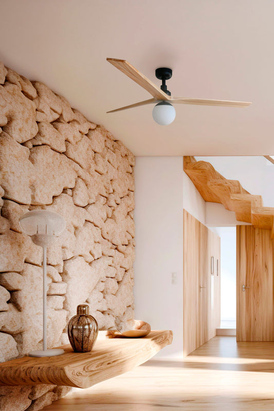 Ventilador de techo FARO KLIM M (34283-11L) - Negro mate con palas de pino, diseño moderno y silencioso, motor DC, 6 velocidades, mando a distancia incluido.