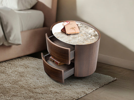 Mesita de Noche Enoc 60 cm Roble Oscuro con Tapa Mármol Schuller en ambiente decorado | Schuller