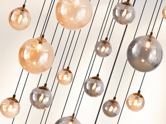 Lámpara Colgante Dark 25 Luces Negro y Latón Schuller en ambiente decorado | Schuller