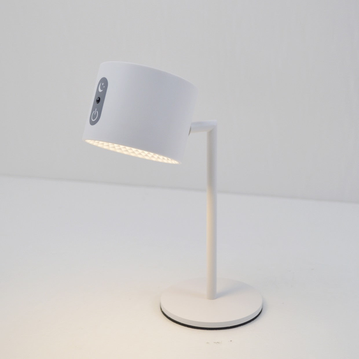 Lámpara Loja montada como aplique mural blanco - Detalle de uso