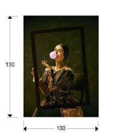 Medidas de Cuadro sobre Cristal Bubble Gum de Schuller (Bubble Gum) con retrato clásico haciendo pompa de chicle - Ref 529600.