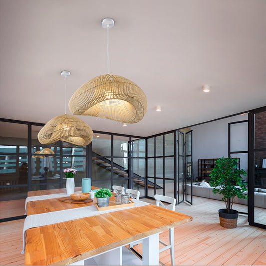 Ambiente de Lámpara Colgante Sabah de Schuller (Sabah) en color Ratán Natural con pantalla de fibras naturales de 55 cm - Ref 567589.