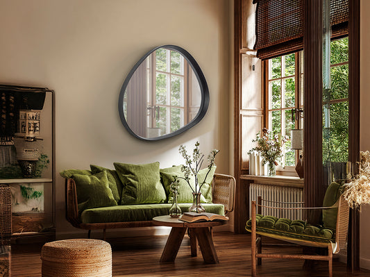 Ambiente de Espejo Decorativo Julie de Schuller (Julie) en color Negro Mate con forma orgánica irregular - Ref 607230.