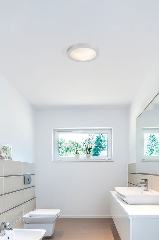 Plafón LOGOS fabricado en aluminio color níquel satinado, ideal para baños modernos.