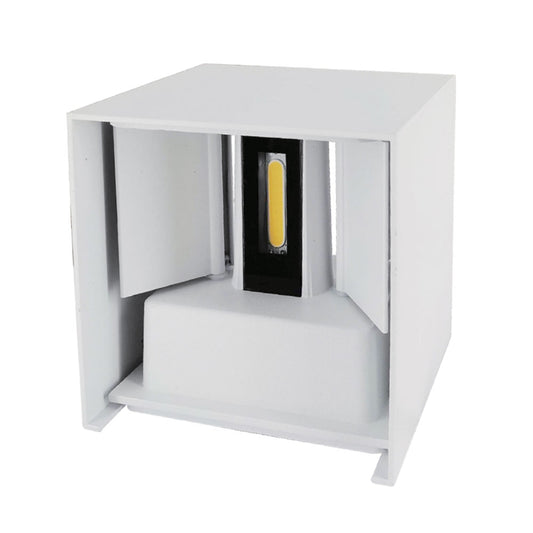 Aplique SOR fabricado en aluminio color blanco con luz fría