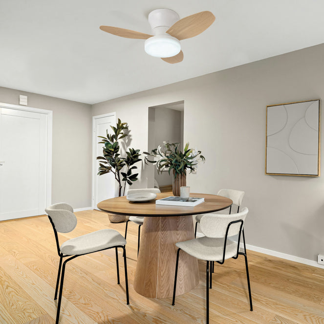 Detalles del Ventilador de Techo LED Belair Tauro B-2544 de Interlusa: diseño blanco/haya, 85cm, 3 aspas, luz LED 48W (3000-6000K), mando a distancia, modos verano/invierno, temporizador. Compra en LUZGURÚ.