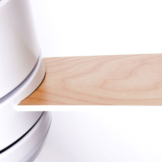 Detalles del Ventilador de Techo SHAKESPEAR KILIM B 2551 WH: Ventilador de techo con luz LED integrada de 18W (3000/4000/6500K), 3 aspas reversibles blanco/haya, diámetro 107cm, mando a distancia incluido. Interlusa - LuzGurú.