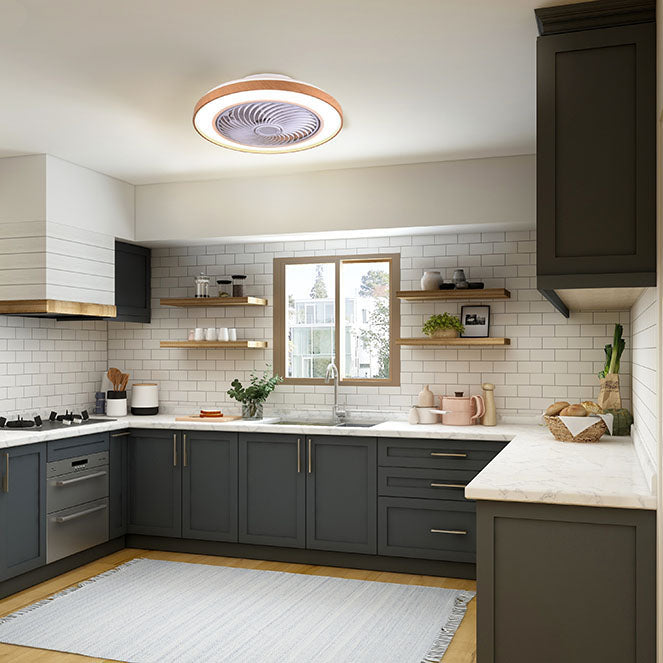 Detalles del Ventilador de Techo LED Belair Cathay B28170WO de Interlusa: diseño madera natural/blanco, 5 aspas, 50cm, luz regulable 72W (3000-6000K), mando a distancia, modos verano/invierno. LUZGURÚ.