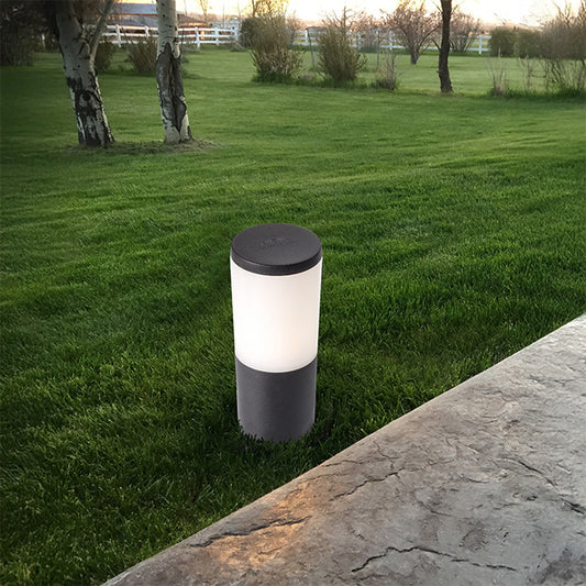 Pincho Amelia fabricado en resina color negro con difusor opal