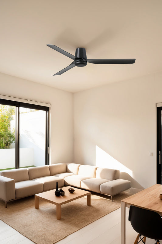 Ventilador de techo PUNT TUB M negro/nogal con tecnología smart TUYA de FARO, modelo 33830WT, en ambiente hogareño moderno con diseño minimalista y motor DC silencioso