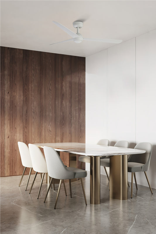 Ventilador de techo SFERA M blanco sin luz FARO modelo 34272WT, smart compatible con TUYA, motor DC minimalista para techos inclinados, en ambiente moderno de ventilación eficiente.