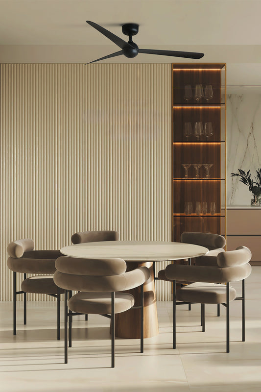 Ventilador de techo SFERA M negro FARO 34273WT con Tuya, motor DC sin luz, diseño minimalista en ambiente smart home de sala moderna.