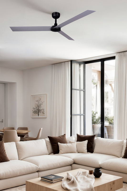 Ventilador de techo CRUISER XL negro/aluminio WIZ de FARO (34287WW) en ambiente hogareño, con motor DC eficiente, mando a distancia, función inversa para techos inclinados y ventilación óptima para confort y ahorro energético.