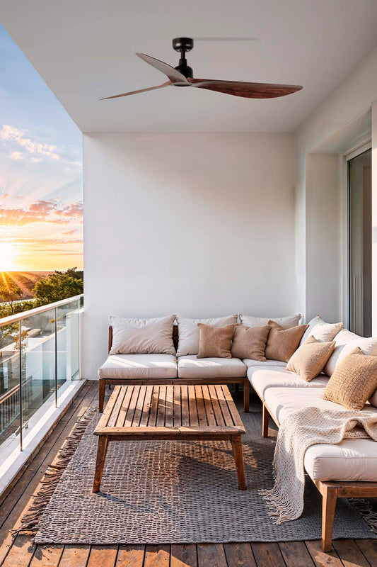 Ventilador de techo OUTWOOD L en marrón y nogal oscuro de FARO modelo 34362, ideal para exteriores con protección IP44, motor DC eficiente, palas reversibles sin luz, mando a distancia, ventilación perfecta para terraza o patio.