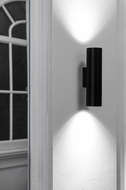 Lámpara de pared STAN 2L negra Faro 43751 en ambiente interior, aplique superficie de aluminio con GU10 LED para iluminación hogar
