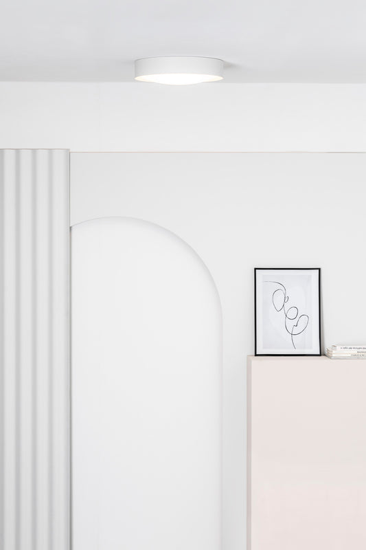 Plafon LED VUK Blanca 40W Faro modelo 64188 en ambiente de baño interior, luminaria superficie IP44 con LED integrado para iluminación húmeda, colección 6425