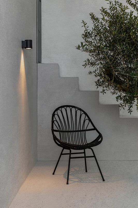 Luminaria de pared exterior TOND 1L gris oscuro 2700K LED IP54 aluminio minimalista FARO 71915 instalada en ambiente exterior