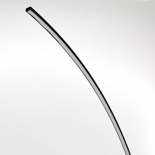 Lámpara ROMA fabricada en metal color negro con luz ajustable