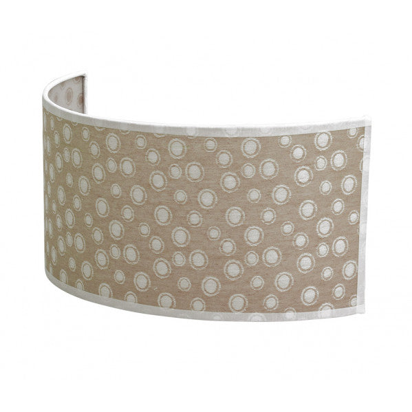 Aplique infantil Zulema en color camel marrón de Abrila, modelo 1xe27 15x33 cm, aplique de pared para habitaciones de niños con iluminación cálida y decoración hogareña.