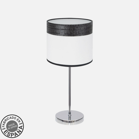 Lámpara sobremesa Cloe de Abrila en acabado cromo, blanco y madera negra, diseño moderno con luz difusa E14 para decoración interior doméstica, base metálica y pantalla textil, referencia 175471009.