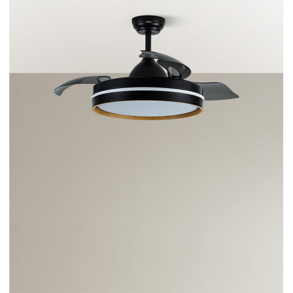 `alt=Ventilador de techo DC Nalon 72W con aspas retráctiles y LED integrado en color negro y madera oscura, marca Abrila, modelo 213091385`
Incluye palabras clave relevantes y describe con precisión las características del producto.