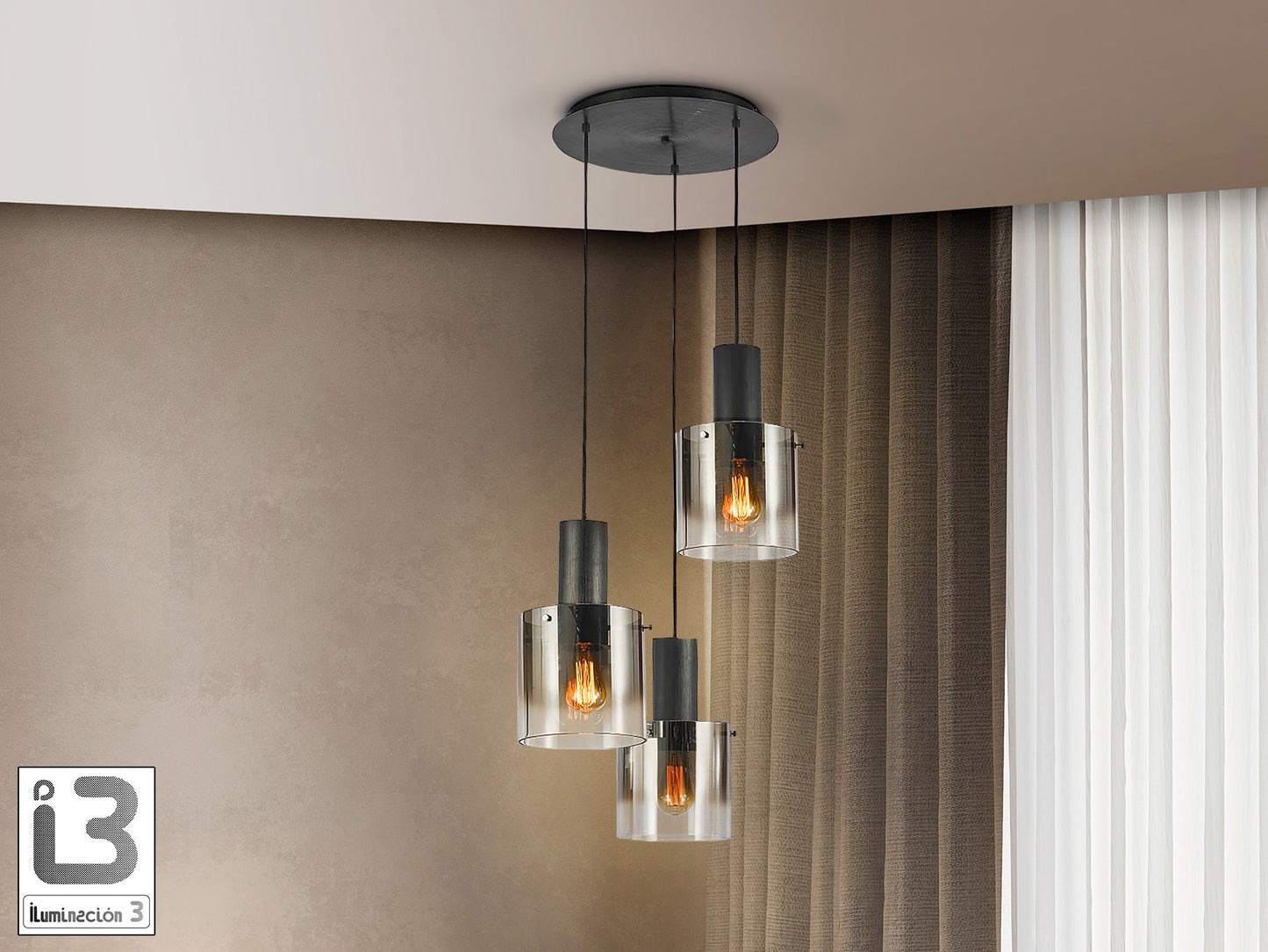 Lámpara de techo Venize 3L negra con cristal smoke de Schuller (12810) en estilo moderno e industrial-chic, ideal para la iluminación de salón. Cuenta con 3 luces, altura regulable y utiliza bombillas E27.