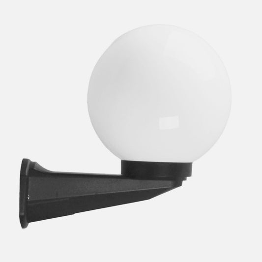 Aplique Abanto fabricado en ABS color negro con tulipa de policarbonato blanco.
