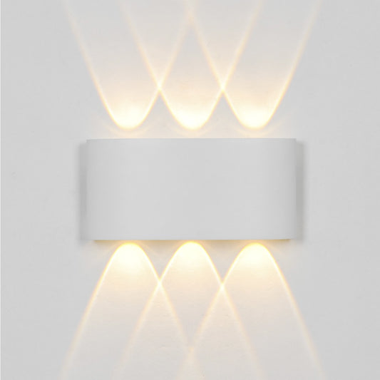 Aplique exterior LED King instalado en fachada exterior - Ambiente residencial