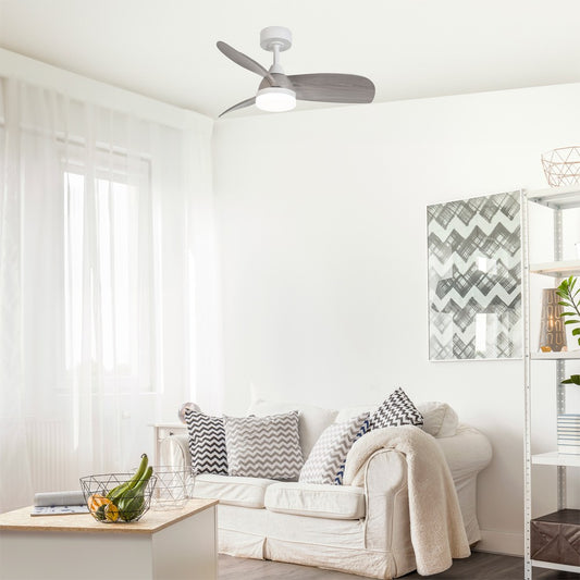 Ventilador Byan fabricado en acero color blanco con aspas gris ceniza