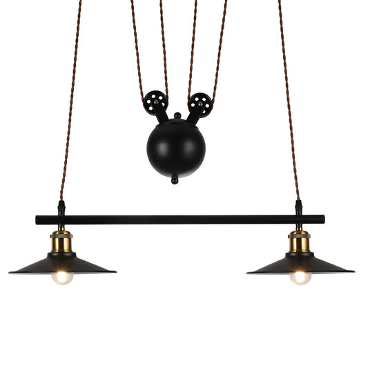 Lámpara Triguero fabricada en metal color negro, estilo rústico