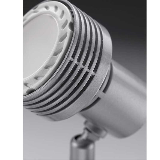 Foco Masta fabricado en Aluminio color Plata, ideal para iluminar tu hogar
