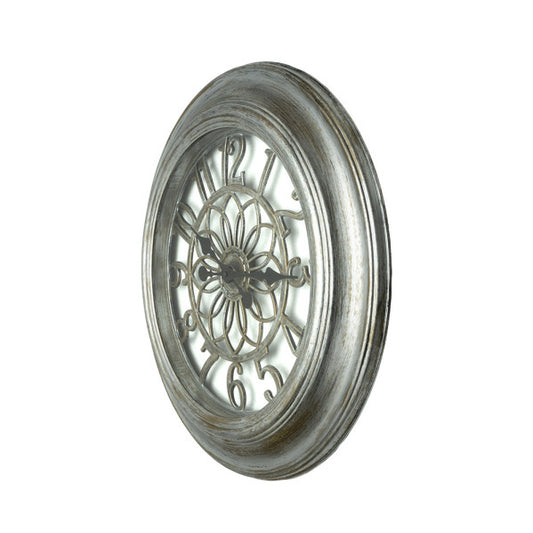 Reloj de pared Kumico Plata 58cm, detalle de las agujas y la esfera.