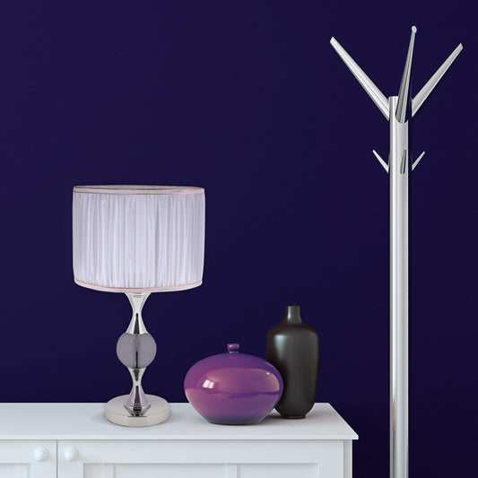 Lámpara Amarante fabricada en metal cromado y textil color beis, ideal para iluminación suave