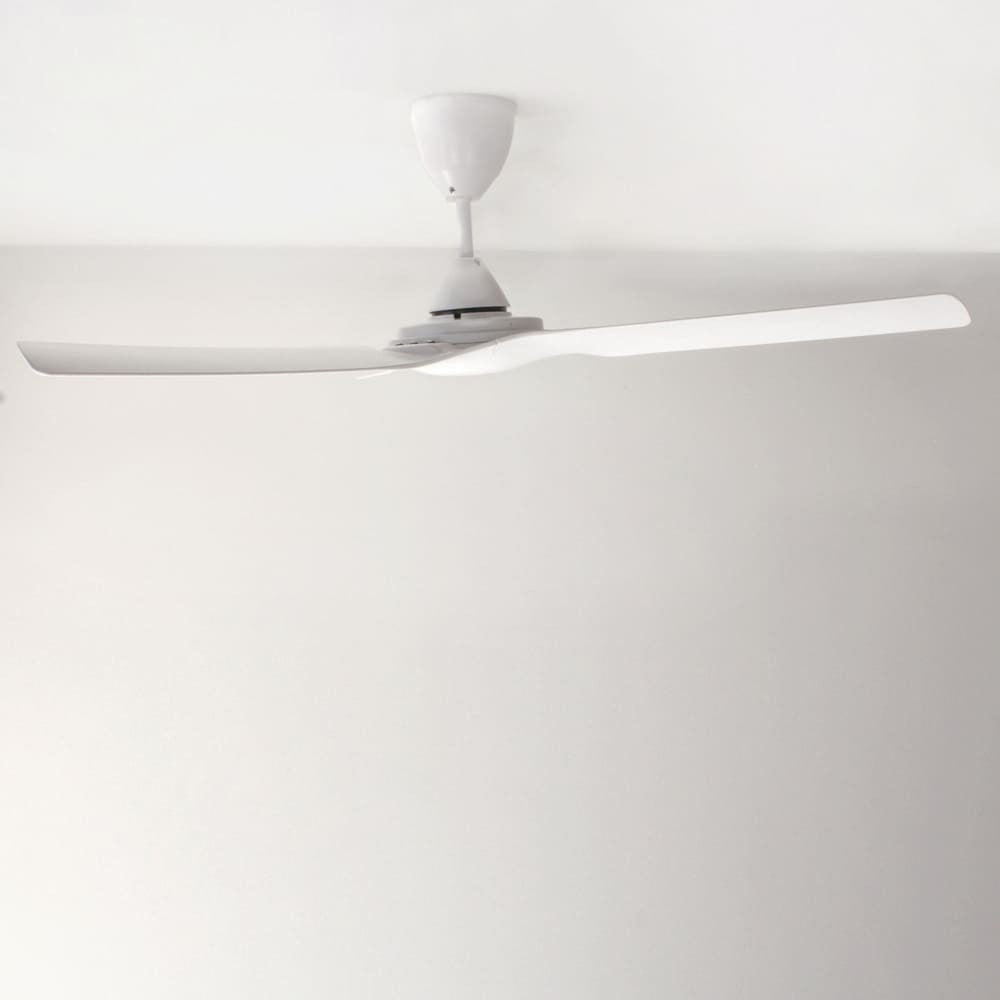 Ventilador moderno y funcional ideal para terraza