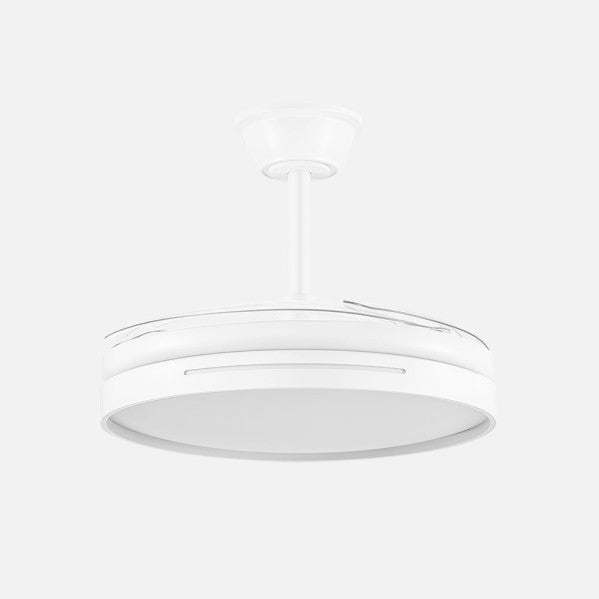 Ventilador de Techo con Luz LED Micenas 106 cm Blanco Fabrilamp instalada en ambiente decorativo de salón o dormitorio | Fabrilamp / Abrila
