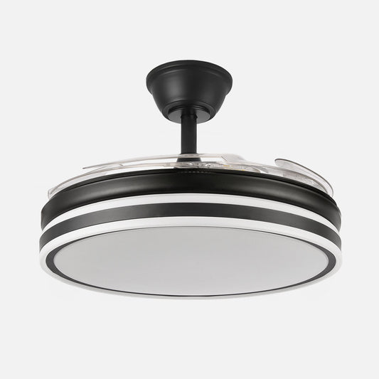 Ventilador Bayomo fabricado en metal color negro con aspas de ABS transparente