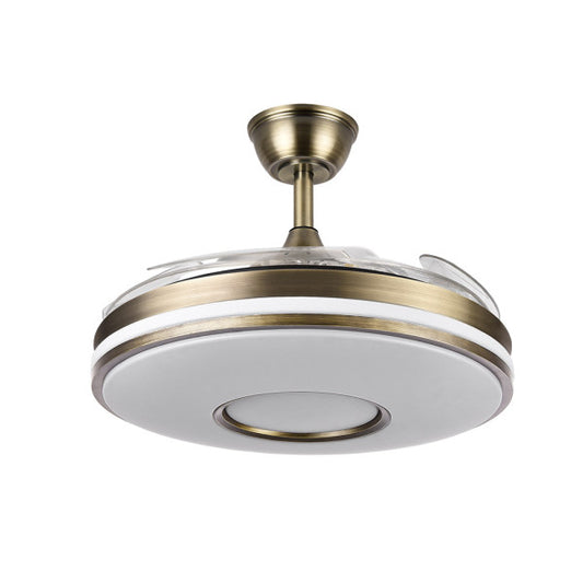 Ventilador de Techo Dani 106 cm Cuero con Luz LED Fabrilamp instalada en ambiente decorativo de salón o dormitorio | Fabrilamp / Abrila