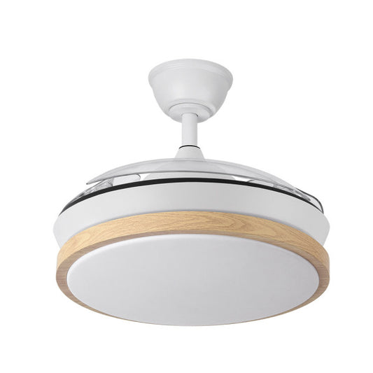 Ventilador de techo Evros Blanco/Haya con aspas desplegadas, mostrando detalles del diseño.