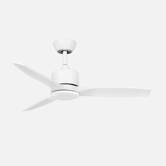 Ventilador Montiel fabricado en metal color blanco con aspas de madera y detalles en policarbonato.