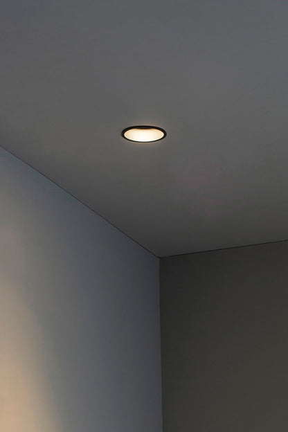 Empotrable FRESH fabricado en aluminio color negro, ideal para iluminación interior