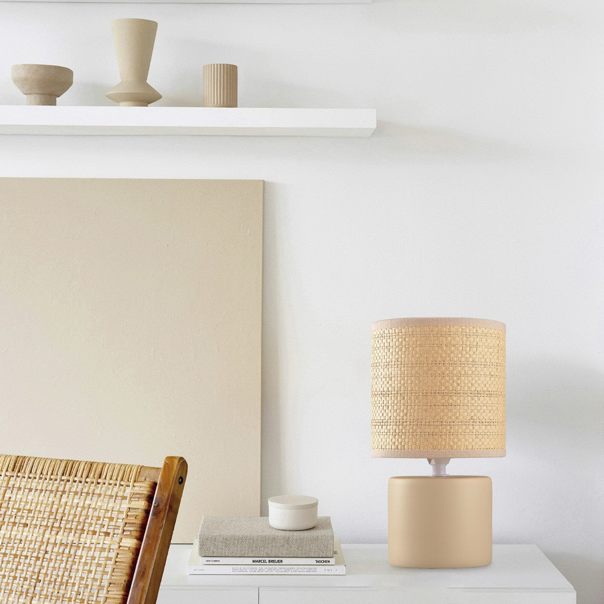 Lámpara sobremesa Malia arena natural en ambiente de dormitorio - Vista decorada